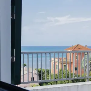 010 - Sant Anna Loft Vista Mare 150m Dalla Spiaggia Appartamento